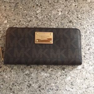 Michael Kors Signature Wallet